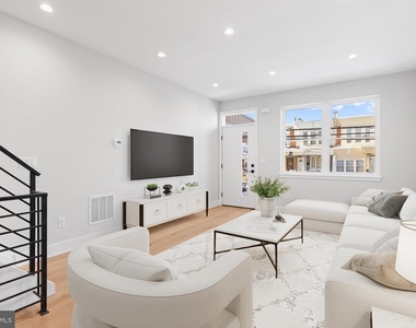 713 S 58th Street - Photo Thumbnail 1
