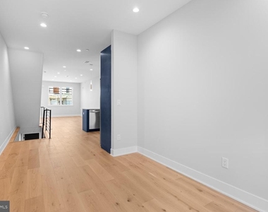 713 S 58th Street - Photo Thumbnail 7