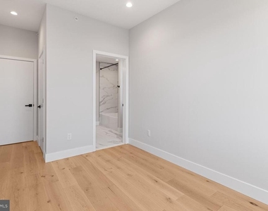 713 S 58th Street - Photo Thumbnail 18