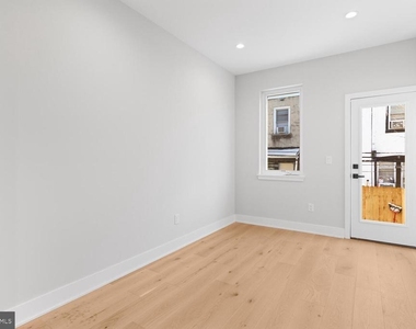 713 S 58th Street - Photo Thumbnail 6