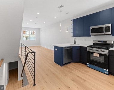 713 S 58th Street - Photo Thumbnail 4