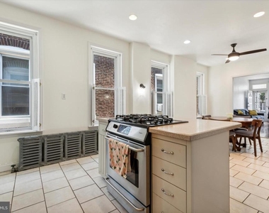 460 Martin Street - Photo Thumbnail 6
