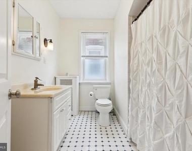 460 Martin Street - Photo Thumbnail 8