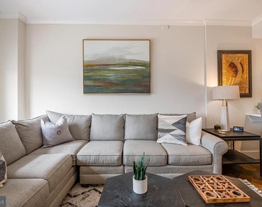 1324 Locust Street - Photo Thumbnail 4