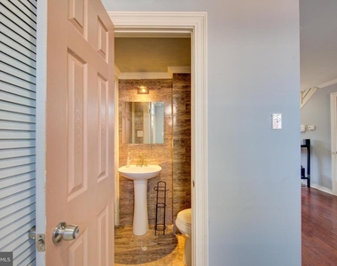 1119 W Master Street - Photo Thumbnail 7
