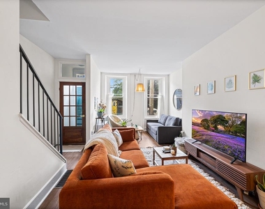 107 W Master Street - Photo Thumbnail 6