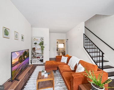 107 W Master Street - Photo Thumbnail 5