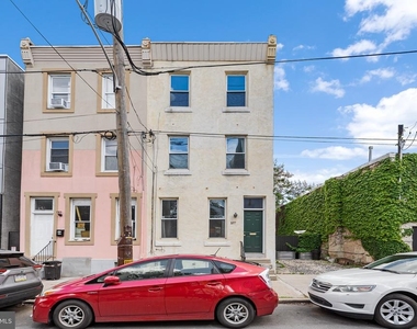107 W Master Street - Photo Thumbnail 1