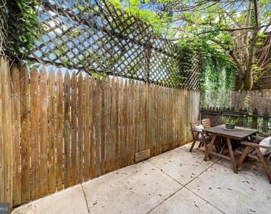 107 W Master Street - Photo Thumbnail 12
