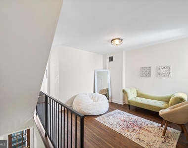 107 W Master Street - Photo Thumbnail 14