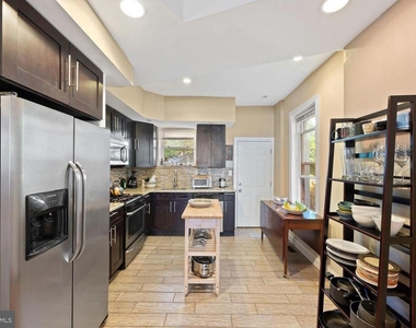 5215 Chancellor Street - Photo Thumbnail 8