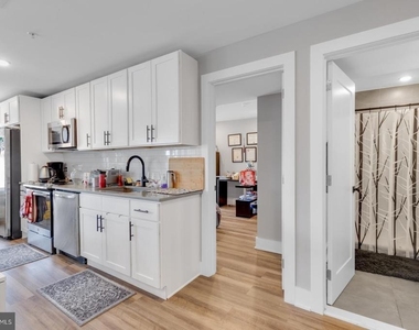 3965 Lancaster Avenue - Photo Thumbnail 4