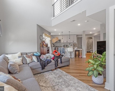 3965 Lancaster Avenue - Photo Thumbnail 9
