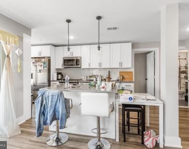 3965 Lancaster Avenue - Photo Thumbnail 3