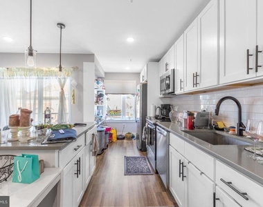 3965 Lancaster Avenue - Photo Thumbnail 1
