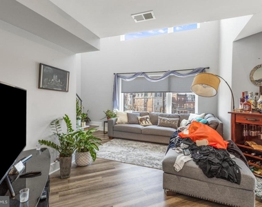 3965 Lancaster Avenue - Photo Thumbnail 8
