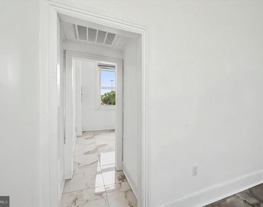 1854 Germantown Avenue - Photo Thumbnail 5