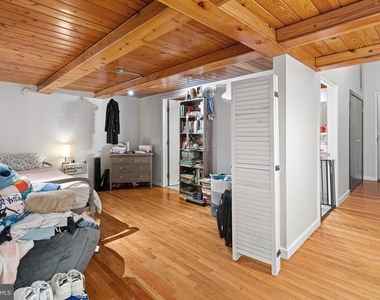1027 Arch Street - Photo Thumbnail 13