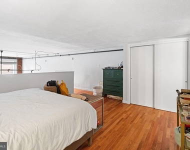 1027 Arch Street - Photo Thumbnail 11