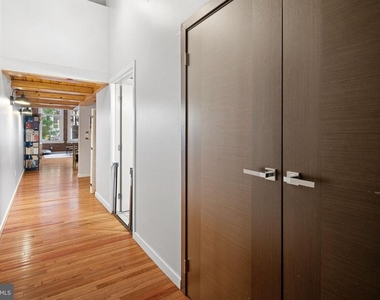 1027 Arch Street - Photo Thumbnail 16