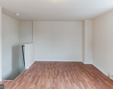 1305 N Lawrence Street - Photo Thumbnail 6