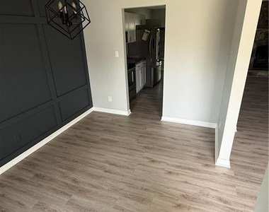7817 Laura Ann Court - Photo Thumbnail 9