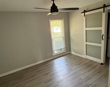 7817 Laura Ann Court - Photo Thumbnail 18