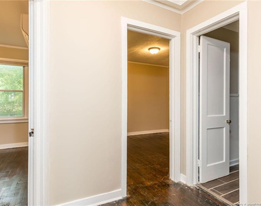 311 Stuart Avenue - Photo Thumbnail 12