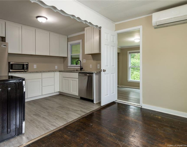 311 Stuart Avenue - Photo Thumbnail 18