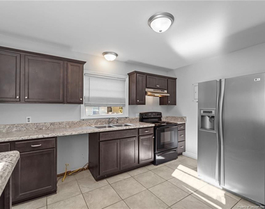 821 Sandalwood Drive - Photo Thumbnail 17
