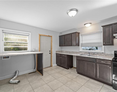 821 Sandalwood Drive - Photo Thumbnail 16