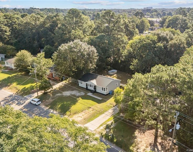 821 Sandalwood Drive - Photo Thumbnail 4