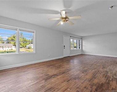 821 Sandalwood Drive - Photo Thumbnail 8