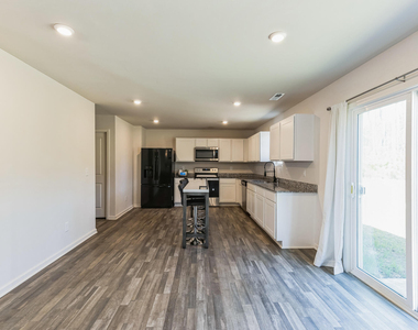 1253 Manor Drive - Photo Thumbnail 10