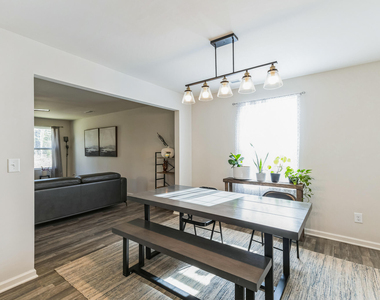 1253 Manor Drive - Photo Thumbnail 5