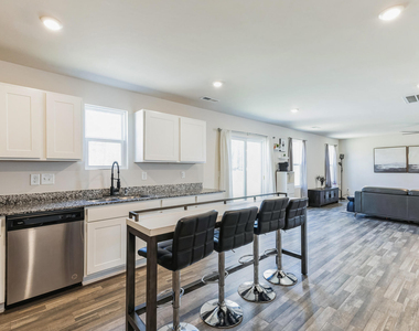 1253 Manor Drive - Photo Thumbnail 12