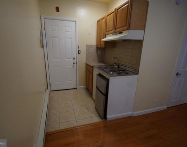 709 S 20th Street - Photo Thumbnail 3