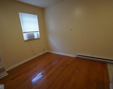 709 S 20th Street - Photo Thumbnail 8