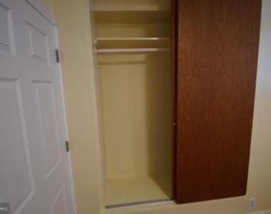 709 S 20th Street - Photo Thumbnail 5