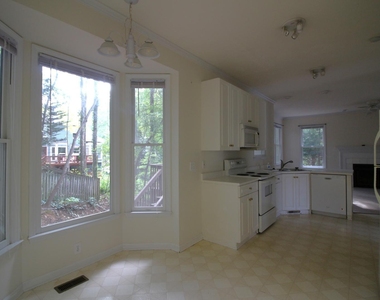 1437 Opal Court - Photo Thumbnail 10
