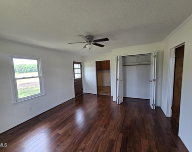 10101 Debnam Road - Photo Thumbnail 7
