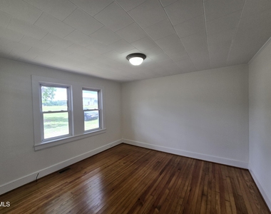 10101 Debnam Road - Photo Thumbnail 14