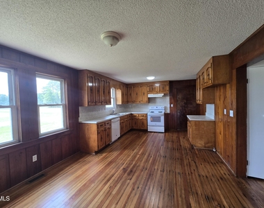 10101 Debnam Road - Photo Thumbnail 2