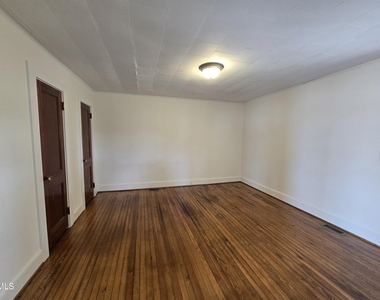 10101 Debnam Road - Photo Thumbnail 6
