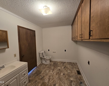 10101 Debnam Road - Photo Thumbnail 10