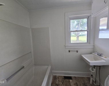 10101 Debnam Road - Photo Thumbnail 15