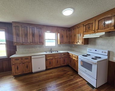 10101 Debnam Road - Photo Thumbnail 3