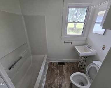10101 Debnam Road - Photo Thumbnail 16
