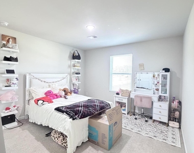 1100 Landen Creek Lane - Photo Thumbnail 32