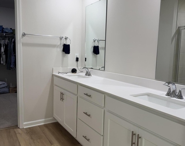 1100 Landen Creek Lane - Photo Thumbnail 41